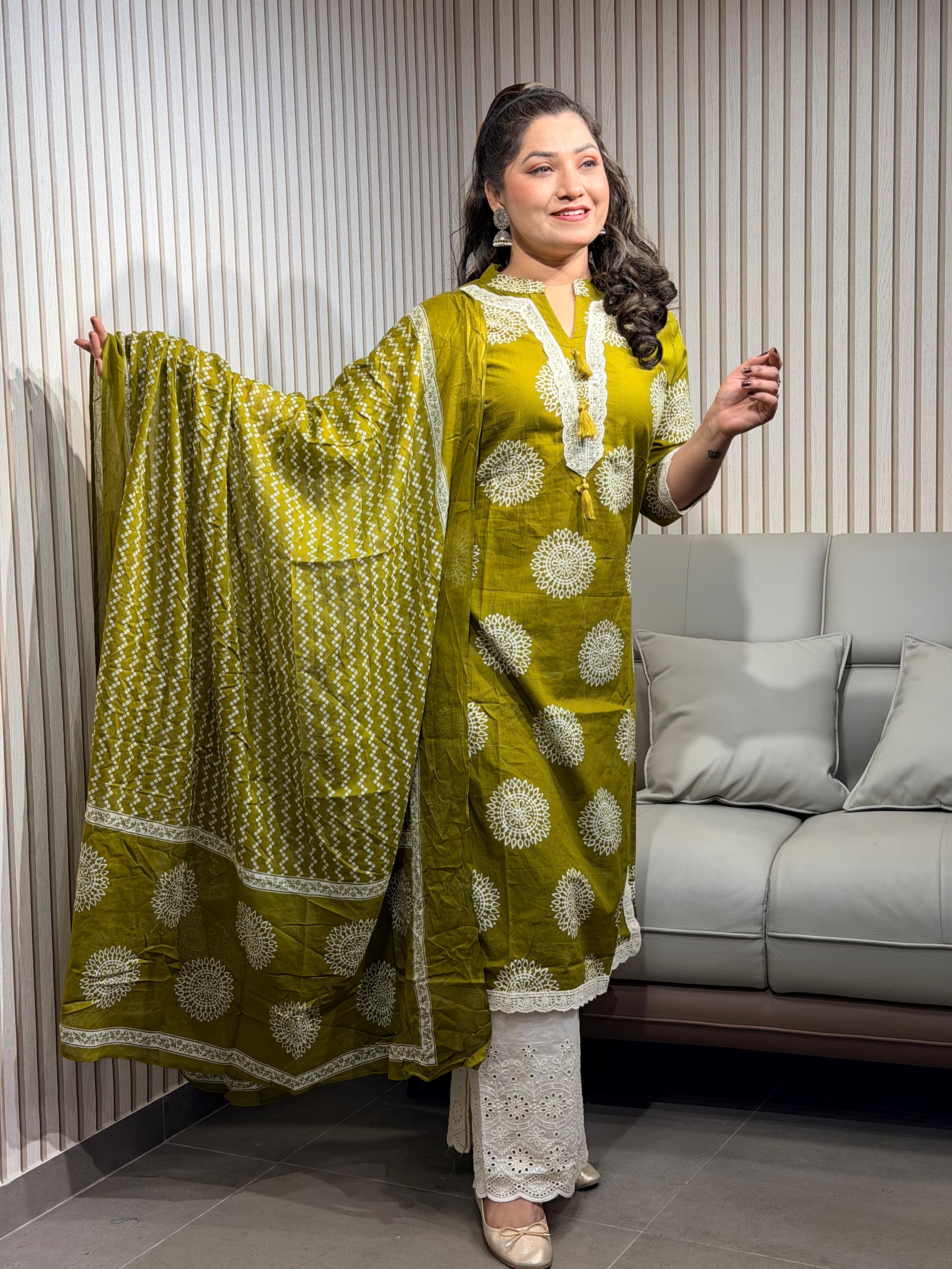 Best mehendi dress